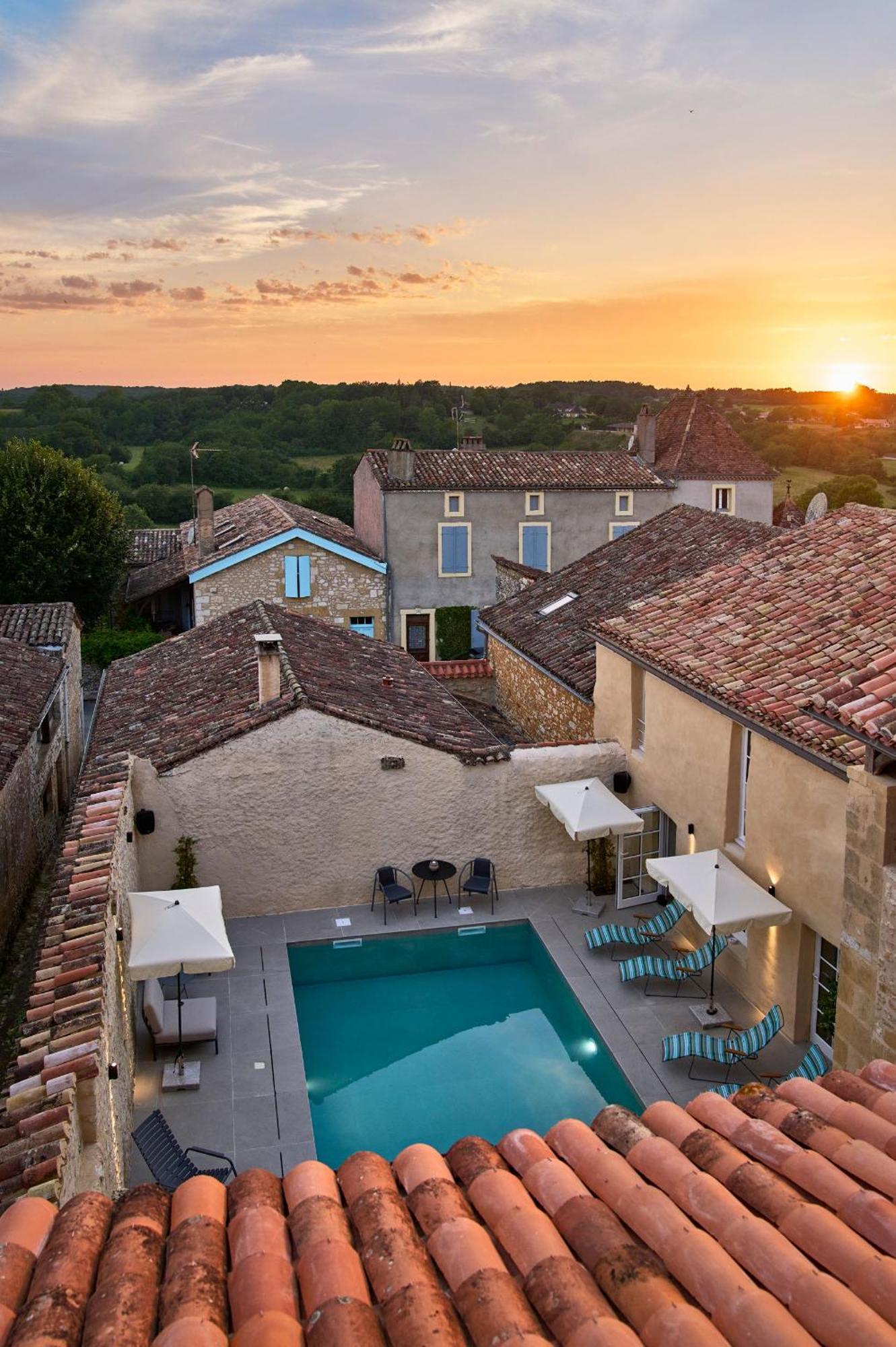 Hotel Le Chevalier Bleu Monpazier Exterior foto